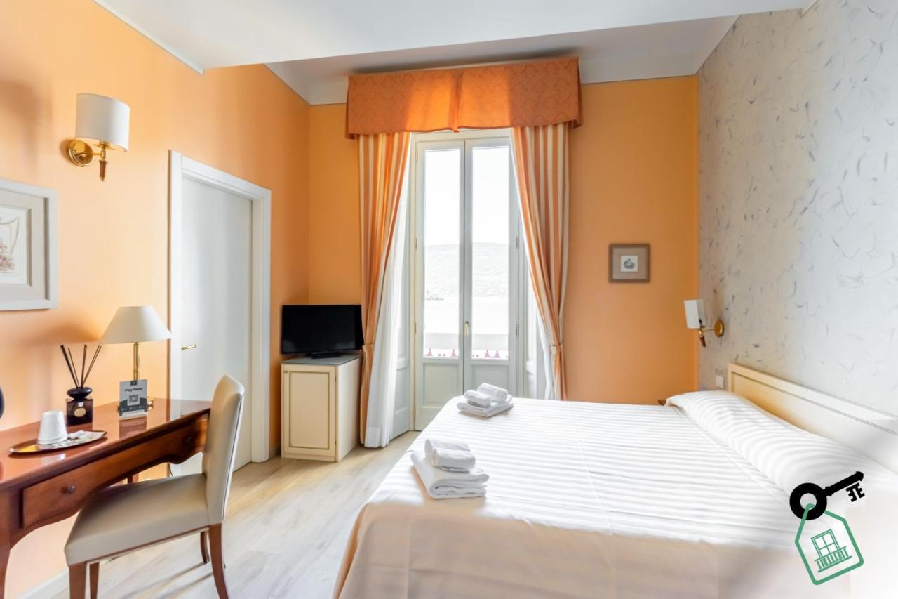 Hotel Rooms Lago Maggiore Verbania Exterior photo
